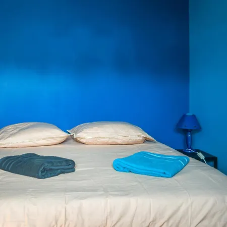 Etablissement Avec Deux De Trois Centre Ville, Proche Apartment *