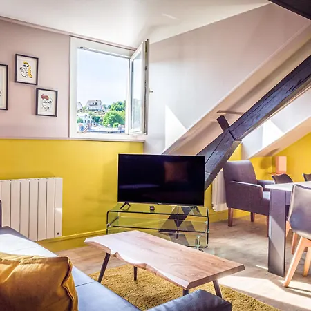 Centre Ville, Plusieurs Renoves Lumineux Dans Meme Immeuble *